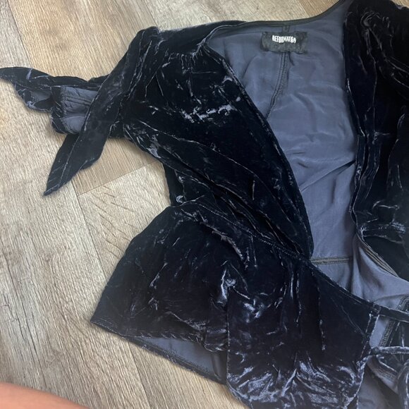 Reformation Plunging Black Bara Wrap Top size xs/s - Picture 9 of 15